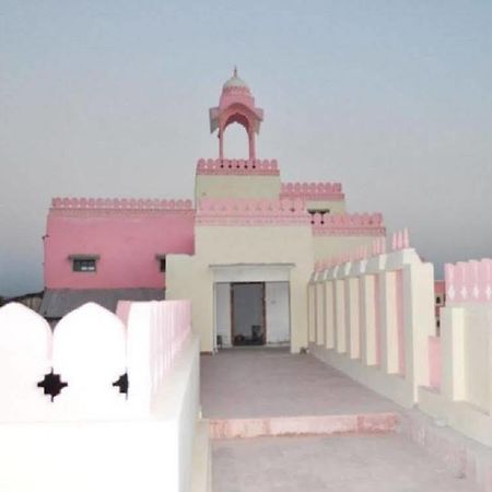 Hotel Suroth Mahal Luhāru Exterior photo